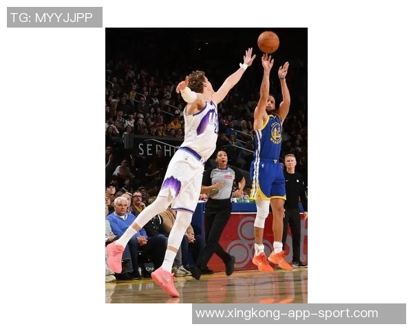 库里穿上科比6惊艳全场美球迷惊呼耐克哨库里再现70分神迹