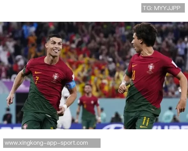 菲利克斯禁区内华丽舞动1对4轻巧挑射完美入网